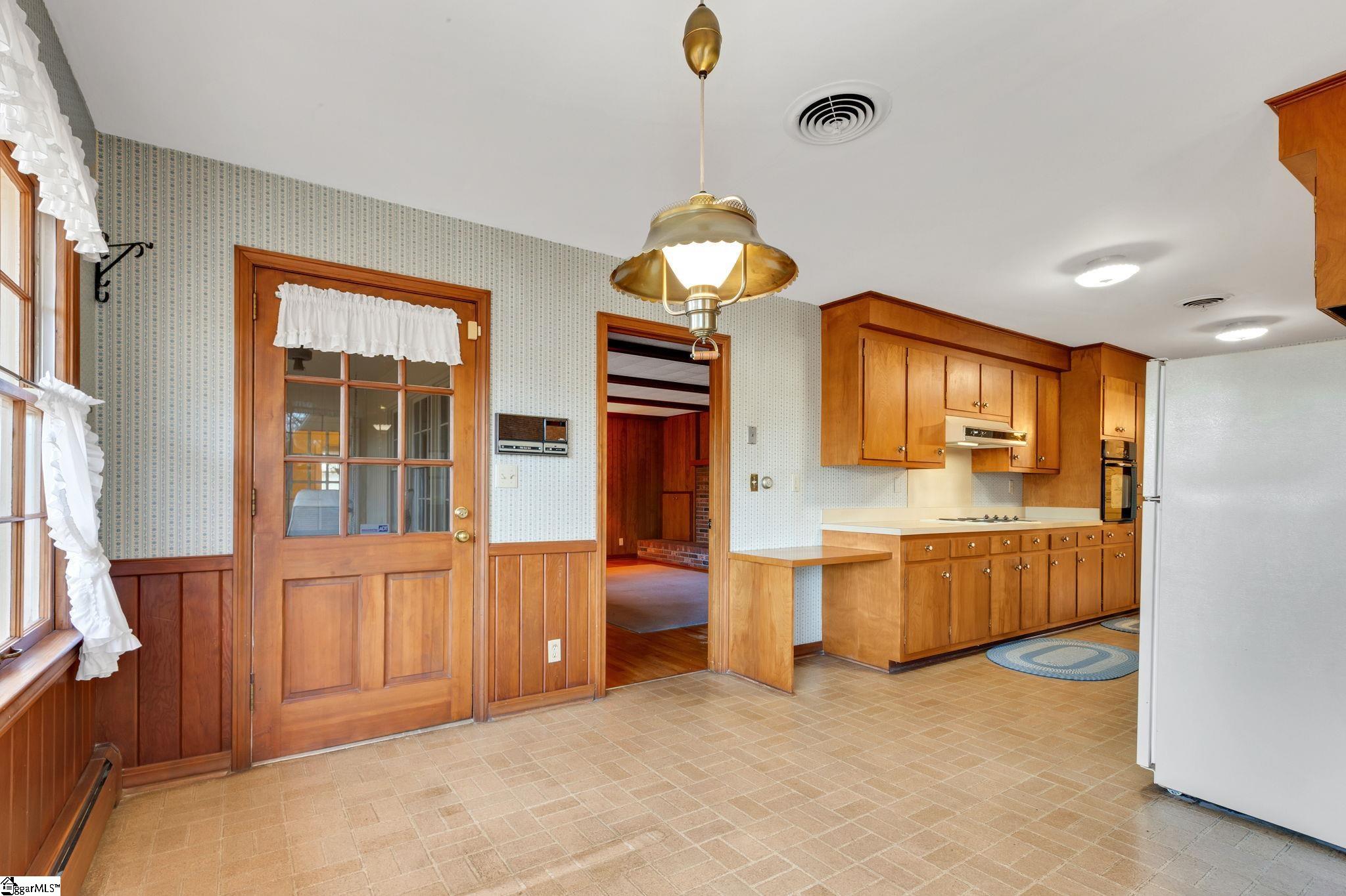 8 Roe Court Greenville, SC 29617 - Photo 17 of 35