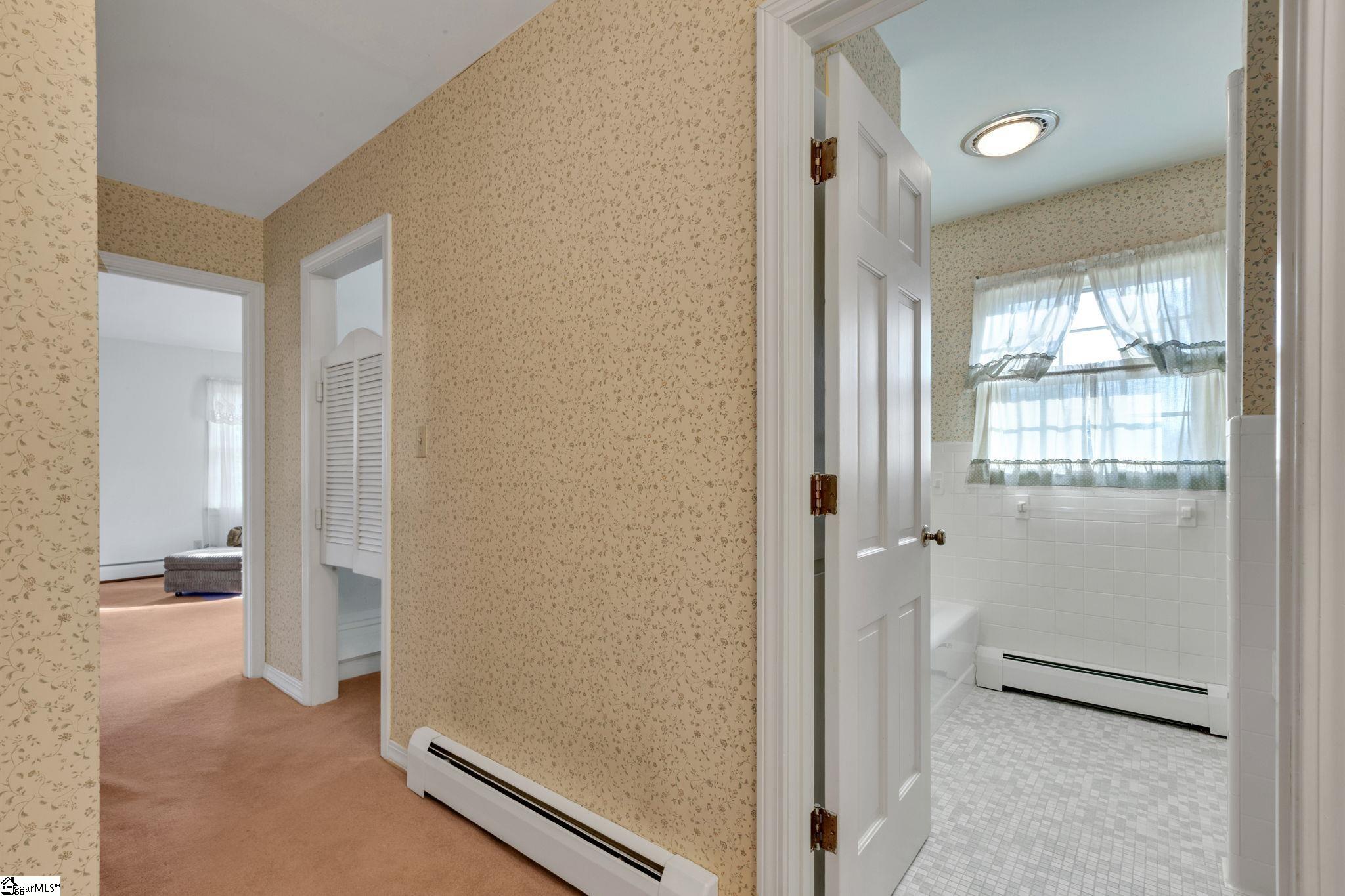 8 Roe Court Greenville, SC 29617 - Photo 28 of 35