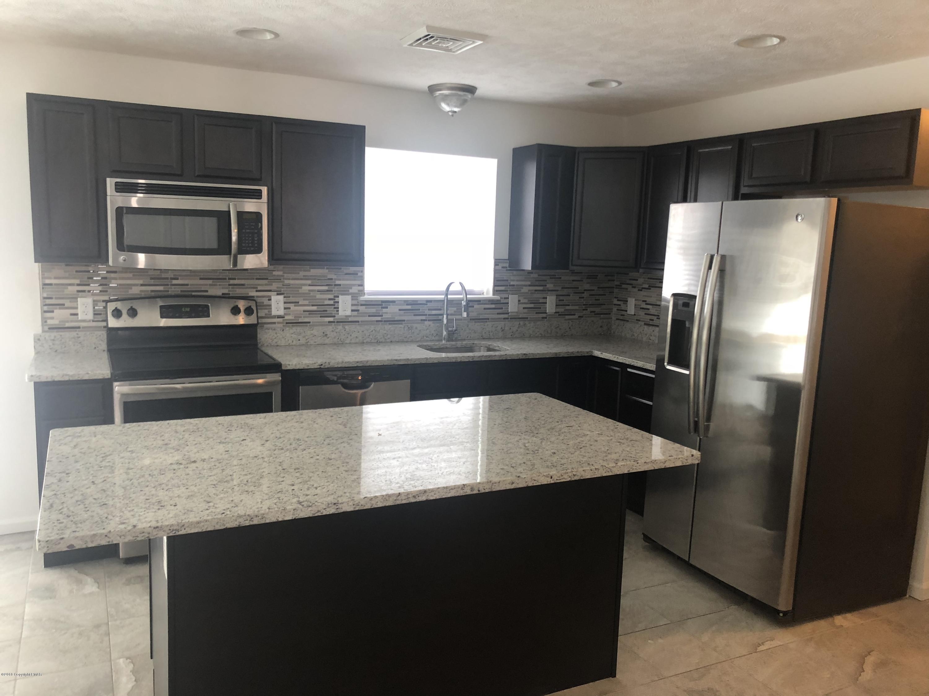 37 Old Post Road Tobyhanna, PA 18466 - Photo 2 of 16 Kitchen