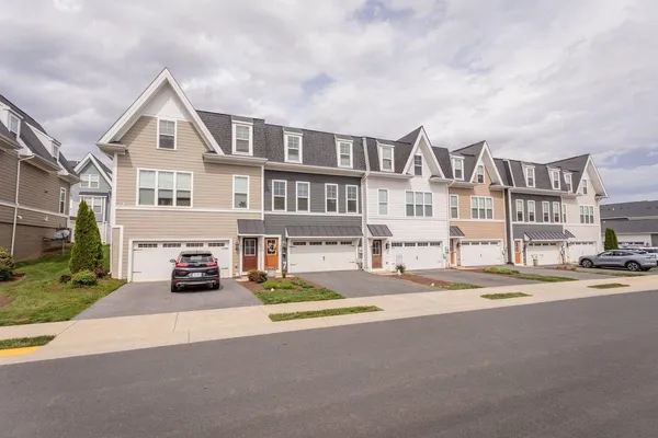$399,900 | 3255 Charleston Boulevard, Harrisonburg, VA 22801