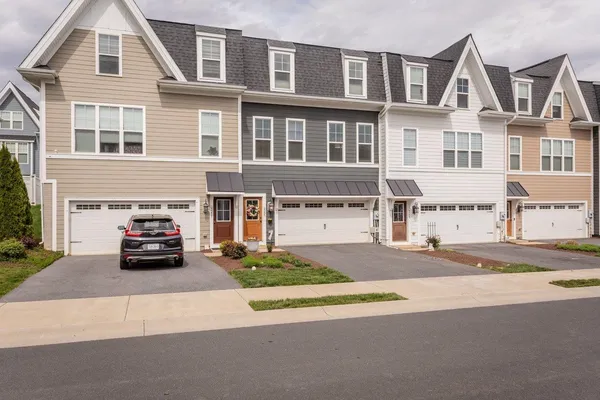 $399,900 | 3255 Charleston Boulevard, Harrisonburg, VA 22801