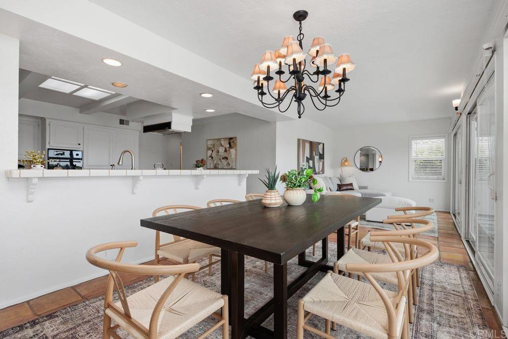 5942 Sagebrush Road La Jolla, CA 92037 - Photo 6 of 25