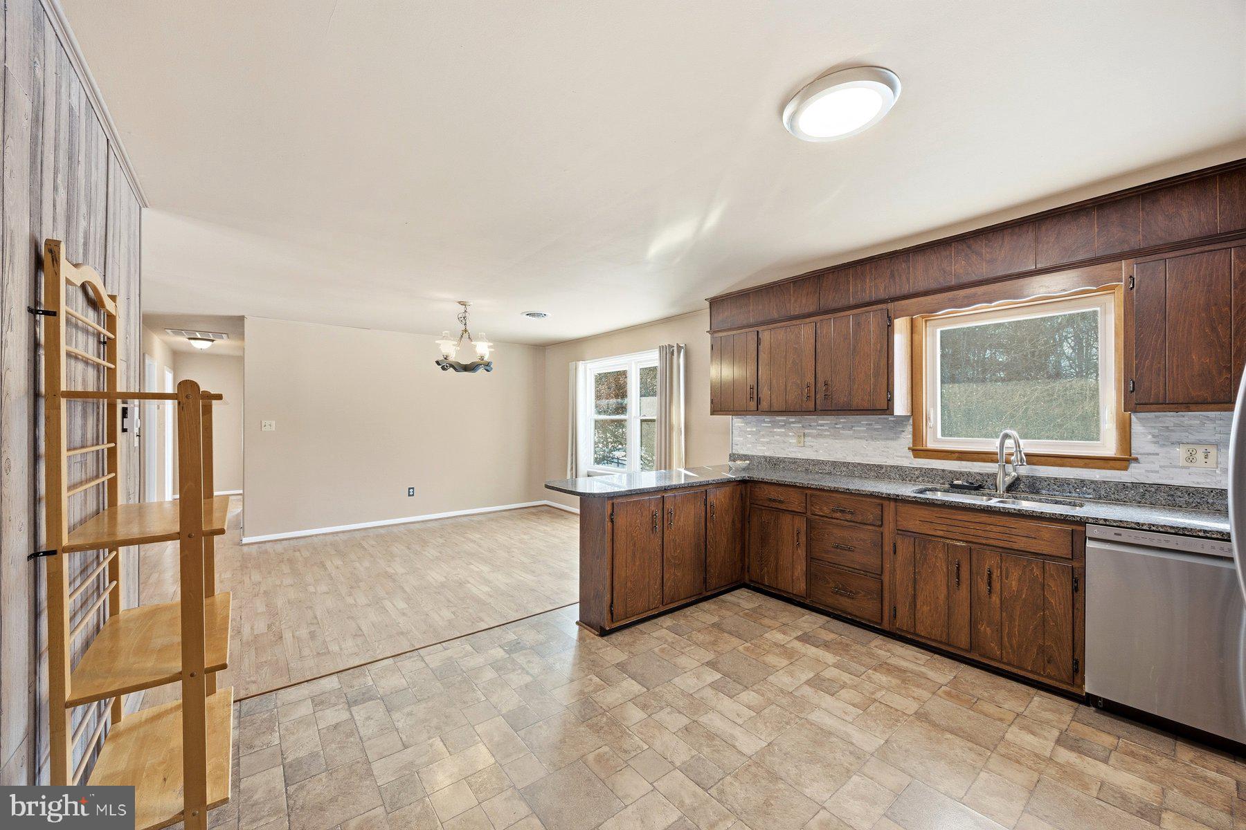 5884 Woodbine Road Woodbine, MD 21797 - Photo 15 of 36