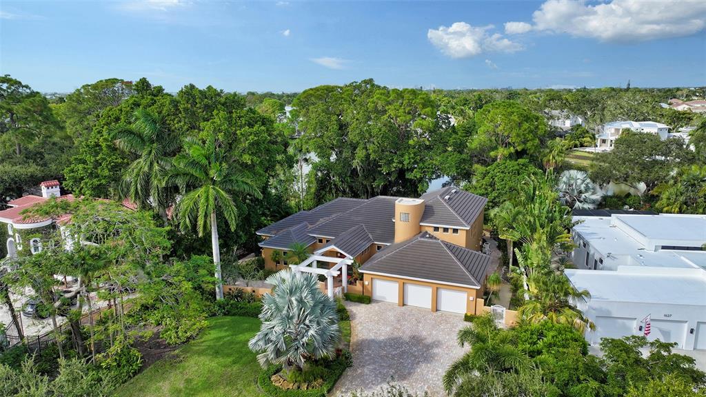 1615 South Lake Shr Dr