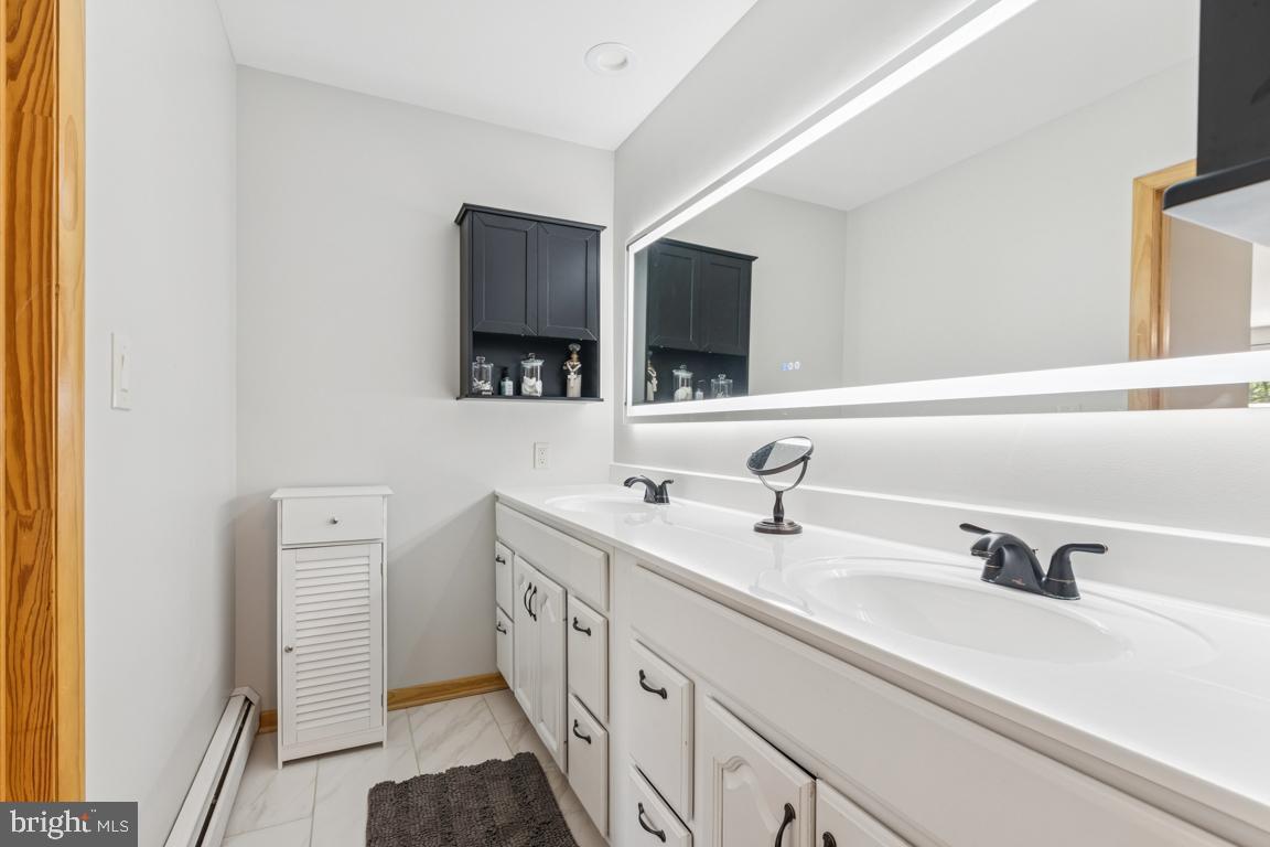 29 Panama Road Chatsworth, NJ 08019 - Photo 17 of 31 En-suite bath is equally impressive