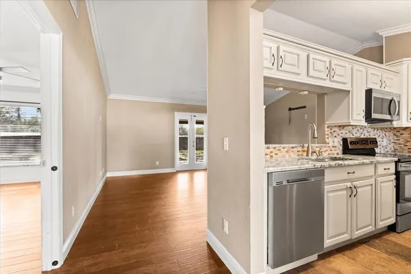 $290,000 | 2728 Bayview Drive, Eustis, FL 32726