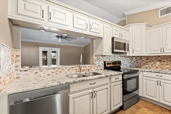 $290,000 | 2728 Bayview Drive, Eustis, FL 32726