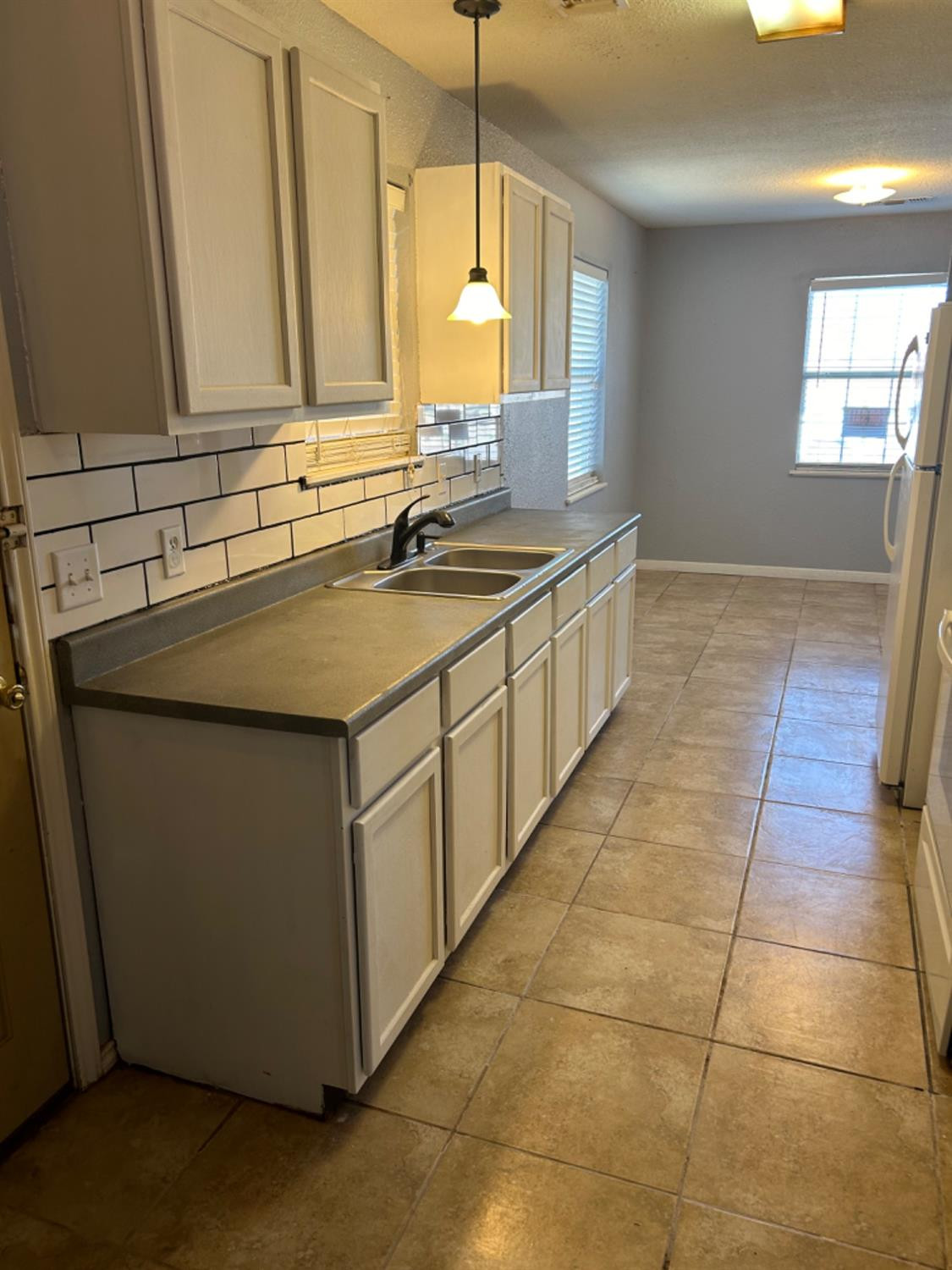 711 West 28th Plainview, TX 79072 - Photo 2 of 19 Photo 2