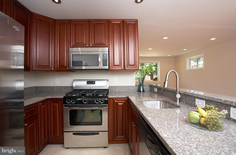 102 Hannes Street Silver Spring, MD 20901 - Photo 1 of 30 Kitchen