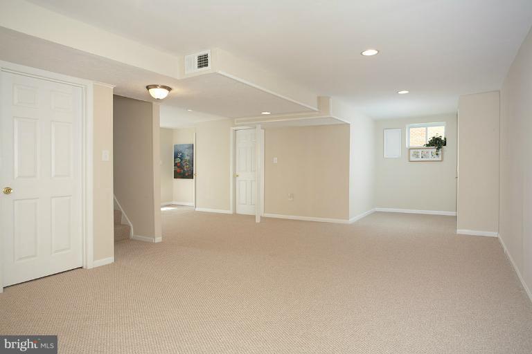 102 Hannes Street Silver Spring, MD 20901 - Photo 11 of 30 Basement