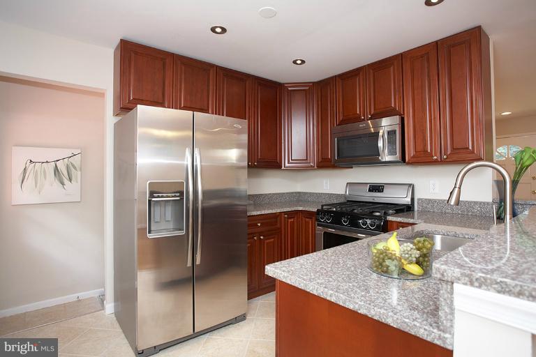 102 Hannes Street Silver Spring, MD 20901 - Photo 16 of 30 Kitchen