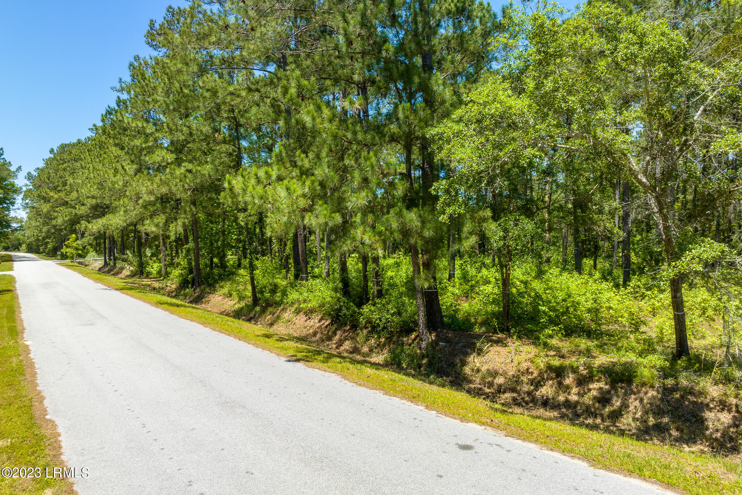 39 Rose Island Road St. Helena Island, SC 29920 - Photo 13 of 17 39 Rose Island-15