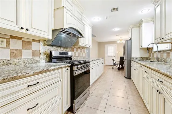 $280,000 | 600 East Josephine Street, Chalmette, LA 70043