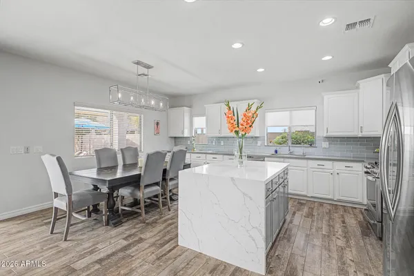 $854,000 | 2733 East Rakestraw Lane, Gilbert, AZ 85298