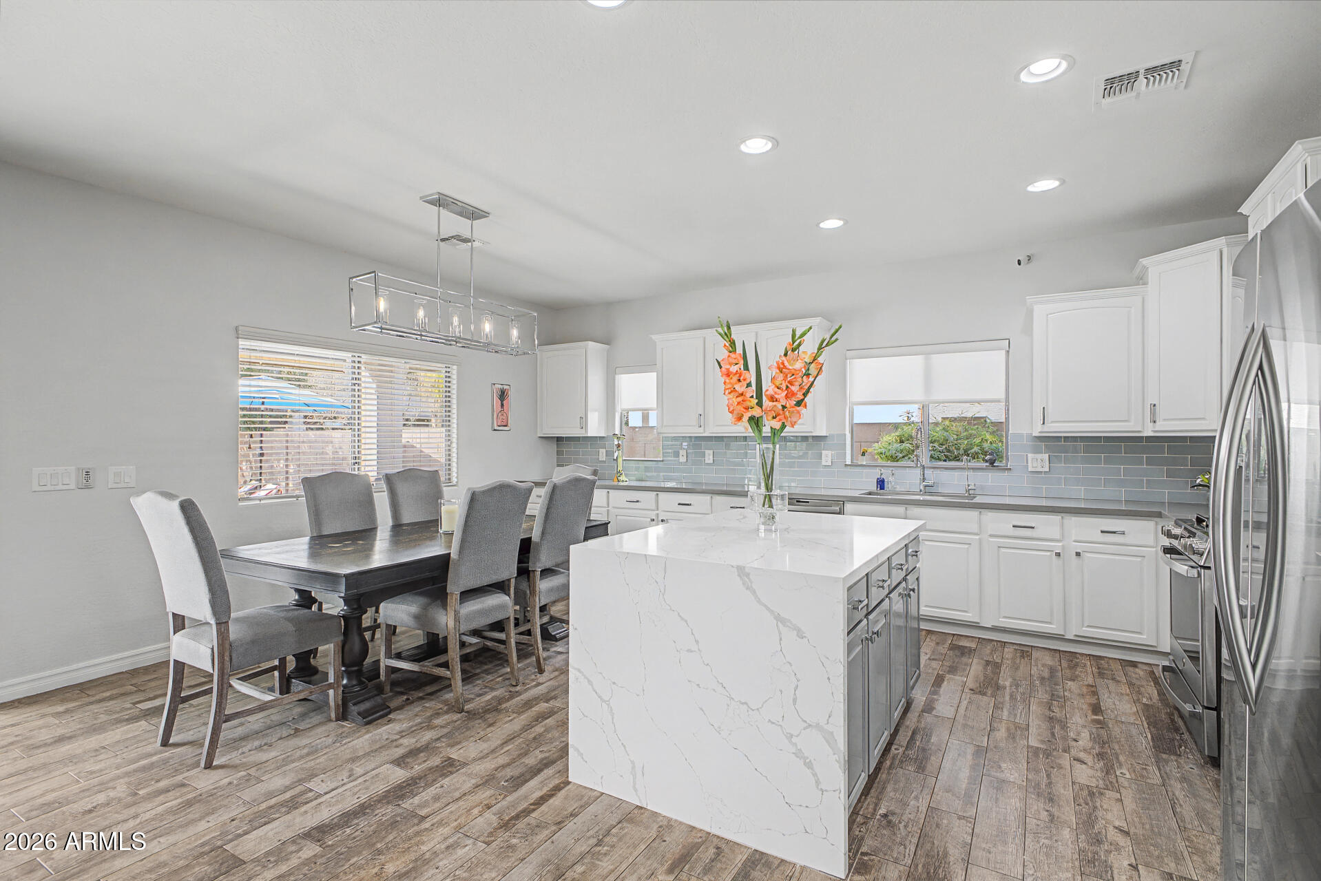 2733 East Rakestraw Lane Gilbert, AZ 85298 - Photo 17 of 53 19 - Rakestraw