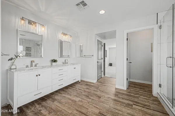 $854,000 | 2733 East Rakestraw Lane, Gilbert, AZ 85298
