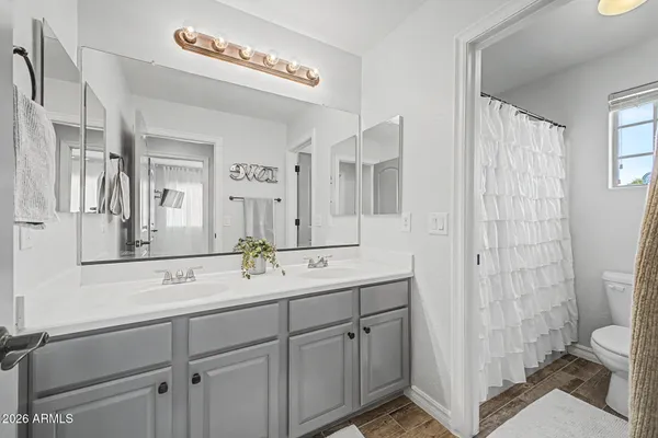 $854,000 | 2733 East Rakestraw Lane, Gilbert, AZ 85298