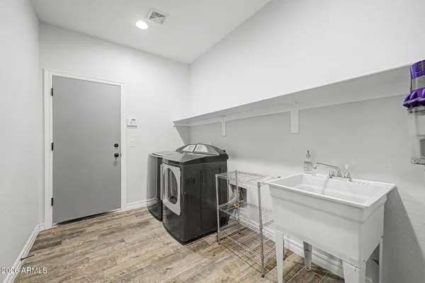 $854,000 | 2733 East Rakestraw Lane, Gilbert, AZ 85298