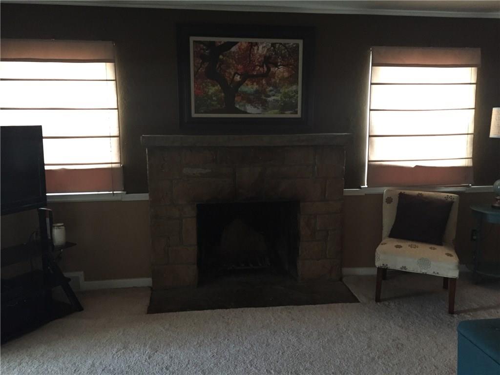 1 Fenway Road Pittsburgh, PA 15209 - Photo 4 of 25 LIVING ROOM