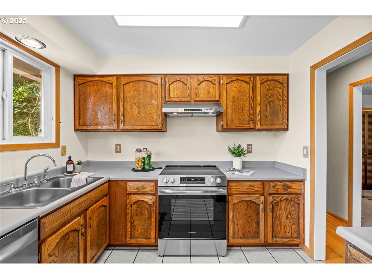 2940 Watercrest Road Forest Grove, OR 97116 - Photo 13 of 48 Gallery Image 13