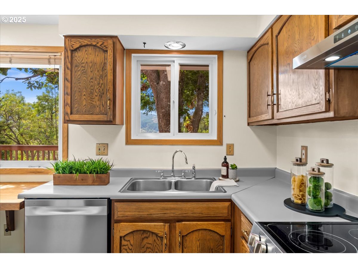 2940 Watercrest Road Forest Grove, OR 97116 - Photo 14 of 48 Gallery Image 14