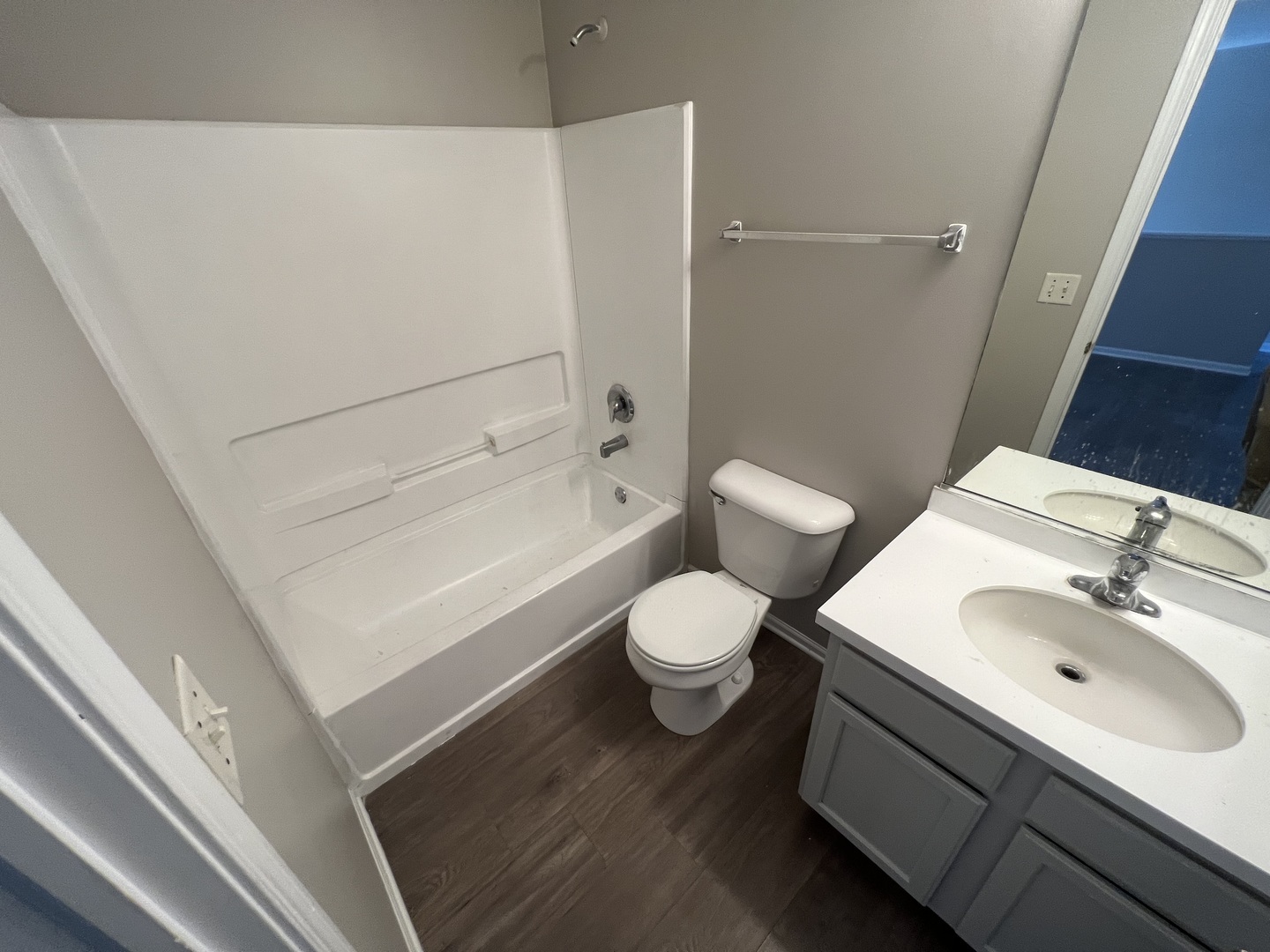 3044 Troon Drive Montgomery, IL 60538 - Photo 7 of 20 a bathroom with a sink toilet and shower