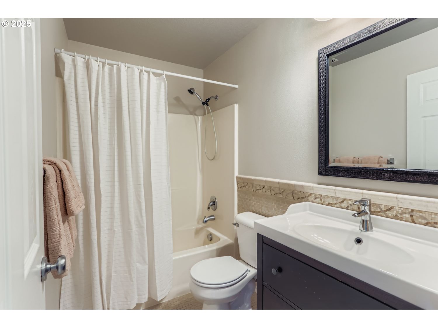 17083 Southwest Berkeley Lane Beaverton, OR 97003 - Photo 20 of 36 Bathroom, Attached