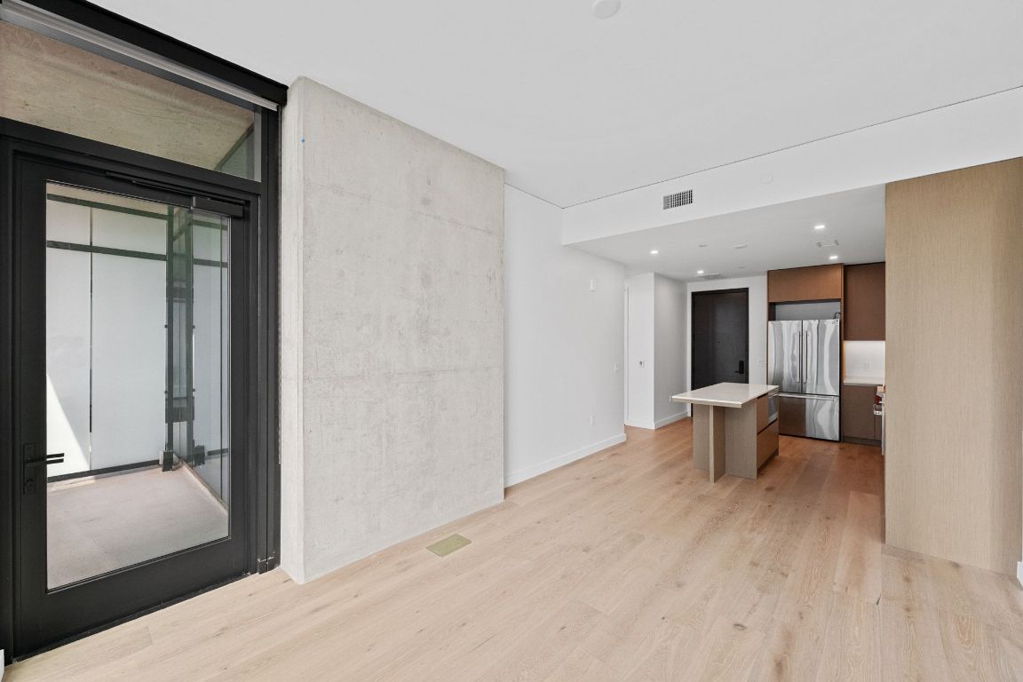 610 Davis Street, Unit 2103 Austin, TX 78701 - Photo 6 of 32 a view of a living room