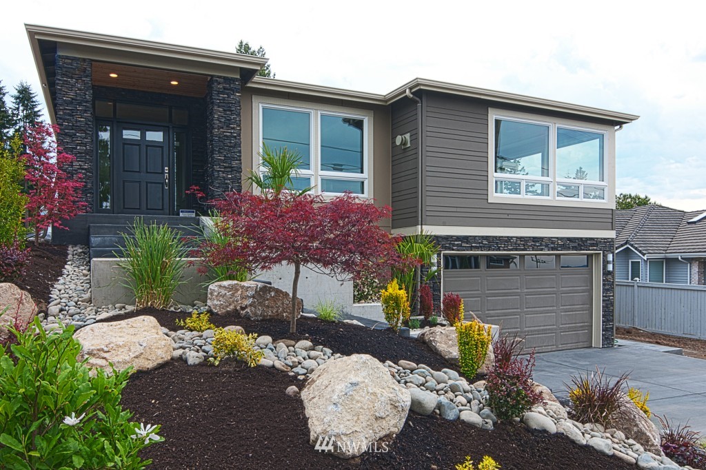 918 Cedar Street Edmonds, WA 98020 - Photo 1 of 24 Gallery Image 1