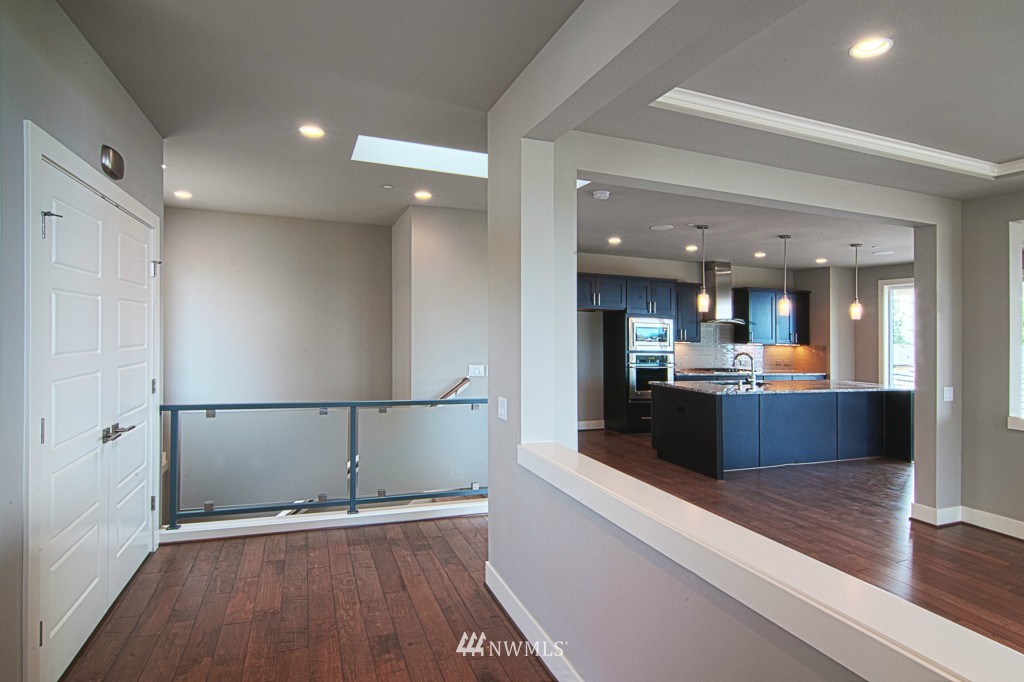 918 Cedar Street Edmonds, WA 98020 - Photo 11 of 24 Gallery Image 11