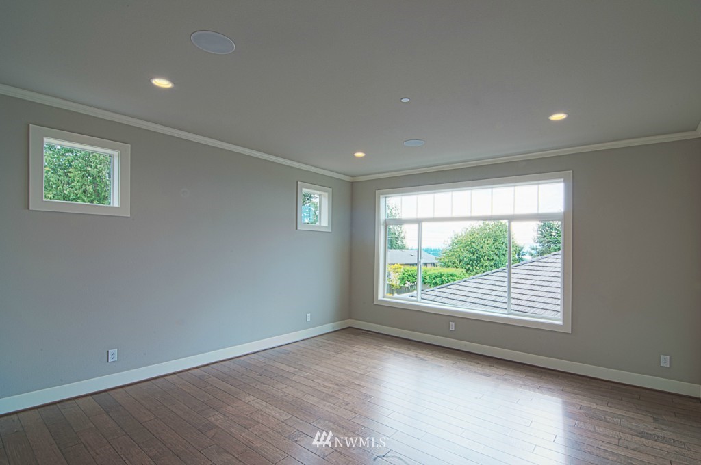 918 Cedar Street Edmonds, WA 98020 - Photo 12 of 24 Gallery Image 12