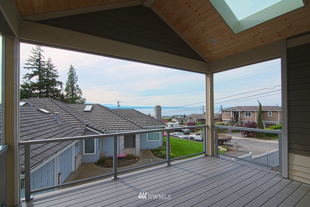 918 Cedar Street Edmonds, WA 98020 - Photo 3 of 24 Gallery Image 3