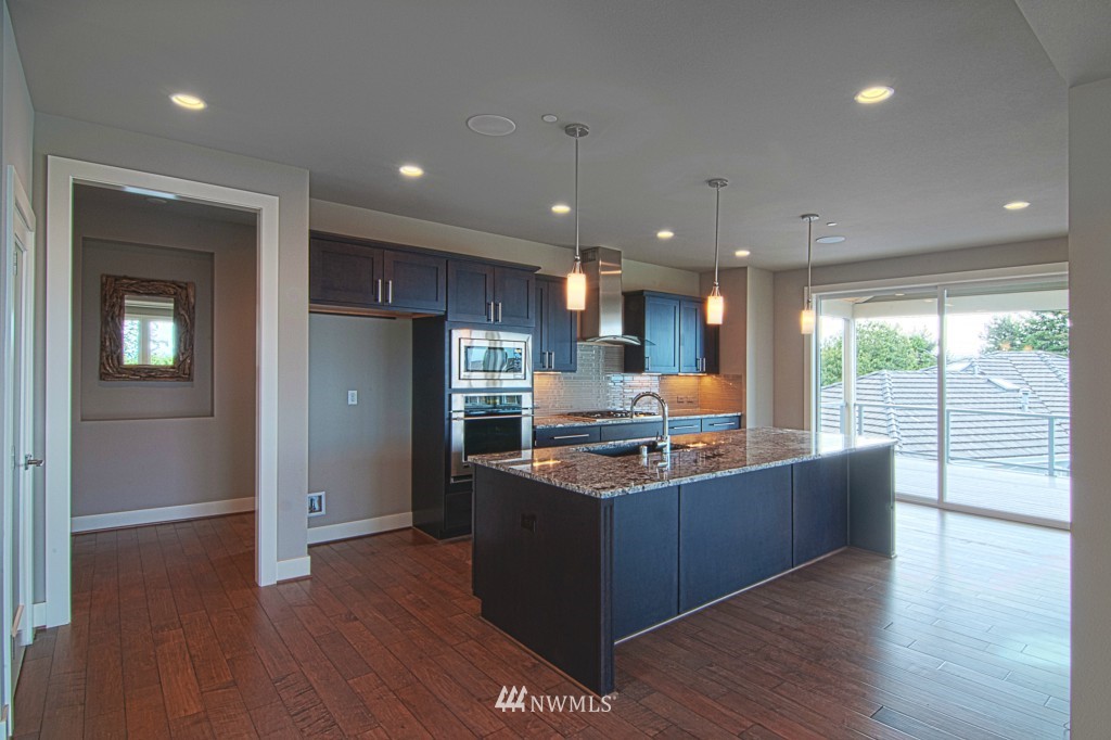 918 Cedar Street Edmonds, WA 98020 - Photo 5 of 24 Gallery Image 5