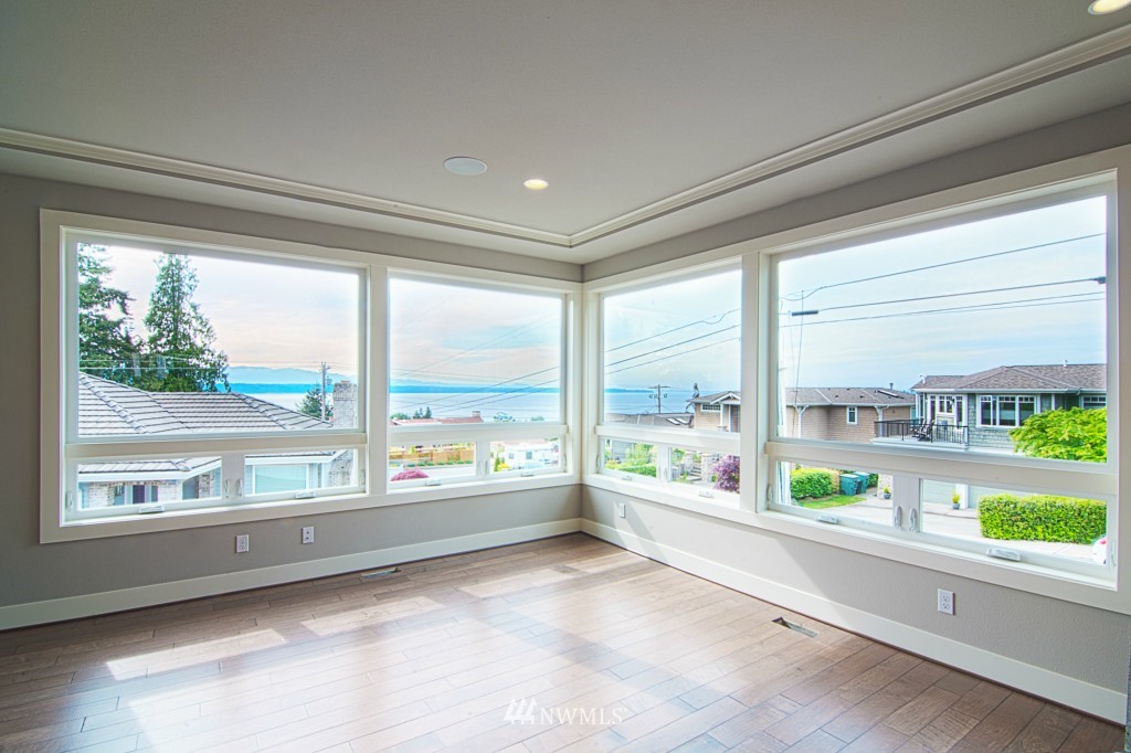 918 Cedar Street Edmonds, WA 98020 - Photo 6 of 24 Gallery Image 6
