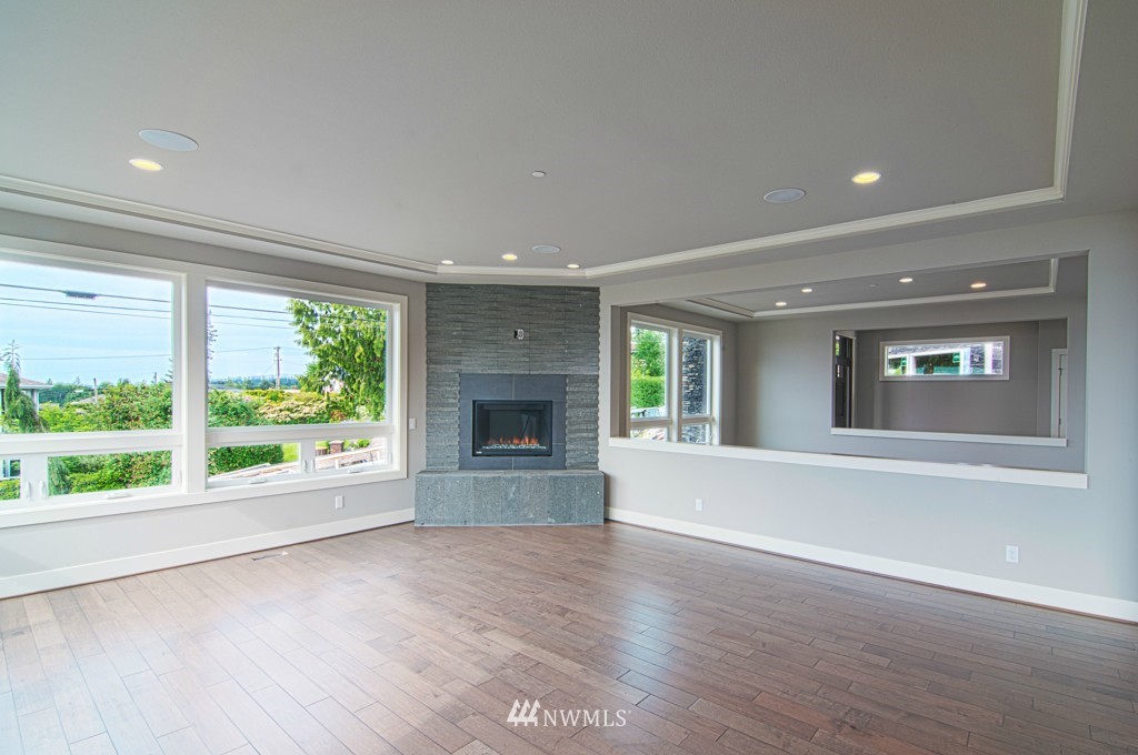 918 Cedar Street Edmonds, WA 98020 - Photo 7 of 24 Gallery Image 7