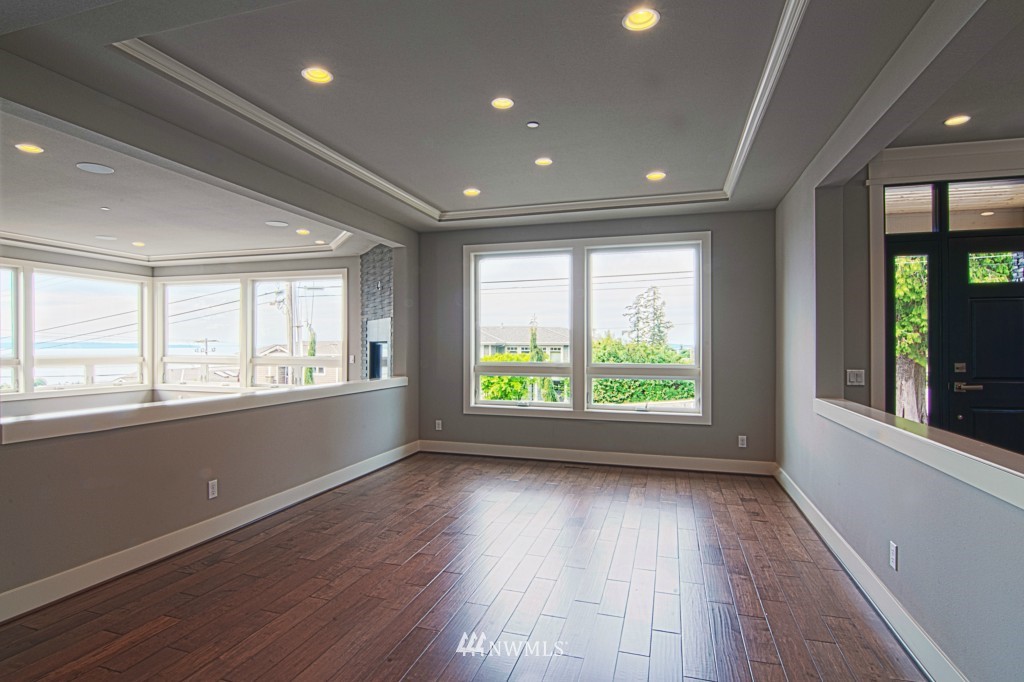 918 Cedar Street Edmonds, WA 98020 - Photo 8 of 24 Gallery Image 8