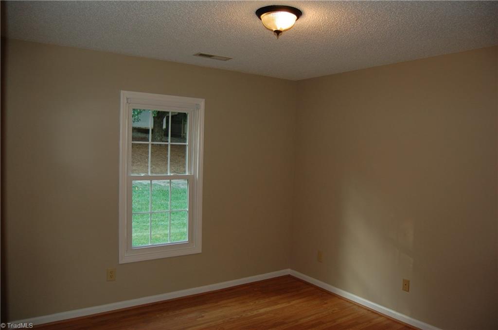 303 Stapleton Way High Point, NC 27265 - Photo 14 of 28 Gallery Image 14