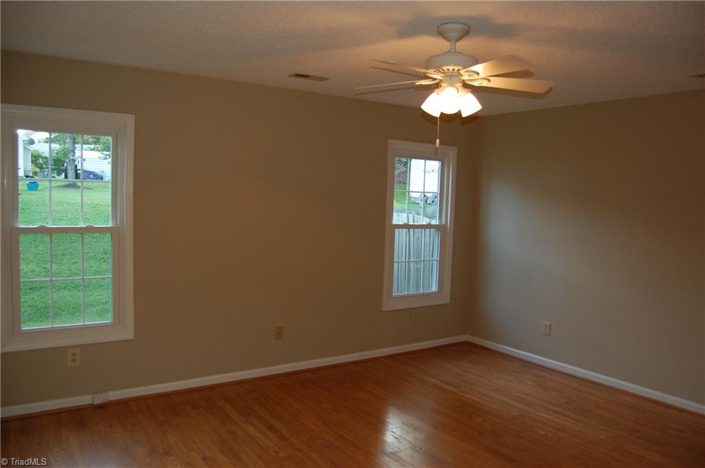 303 Stapleton Way High Point, NC 27265 - Photo 15 of 28 Gallery Image 15