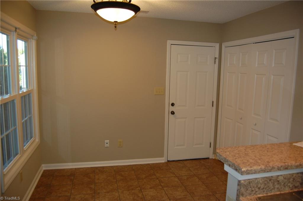 303 Stapleton Way High Point, NC 27265 - Photo 8 of 28 Gallery Image 8