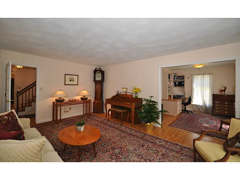 35 Queens Fort Lane Exeter, RI 02822 - Photo 6 of 17 Living Room.