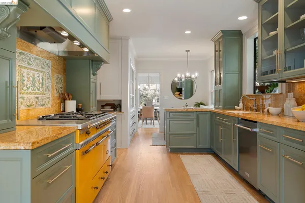 $2,389,000 | 1101 Clarendon Crescent, Oakland, CA 94610
