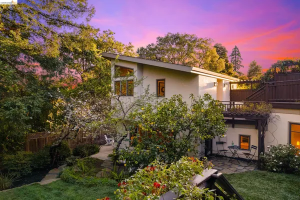 $2,389,000 | 1101 Clarendon Crescent, Oakland, CA 94610