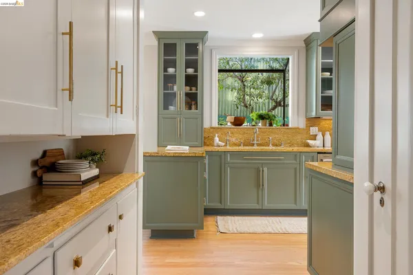 $2,389,000 | 1101 Clarendon Crescent, Oakland, CA 94610