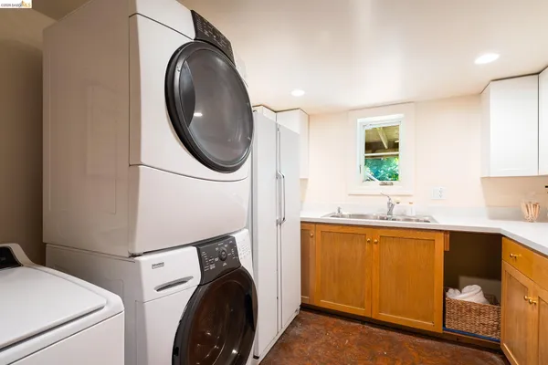 $2,389,000 | 1101 Clarendon Crescent, Oakland, CA 94610