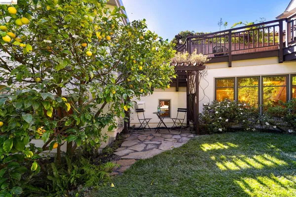 $2,389,000 | 1101 Clarendon Crescent, Oakland, CA 94610