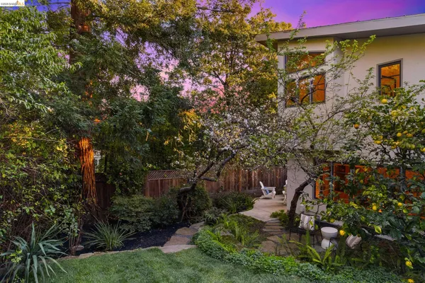 $2,389,000 | 1101 Clarendon Crescent, Oakland, CA 94610