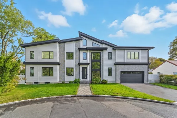 $2,895,000 | 5 Kappius Path, Newton, MA 02459
