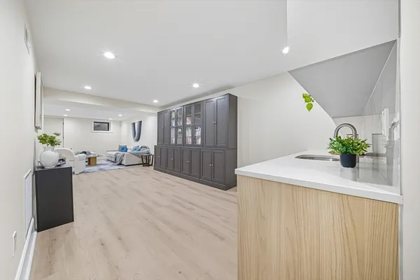 $2,895,000 | 5 Kappius Path, Newton, MA 02459