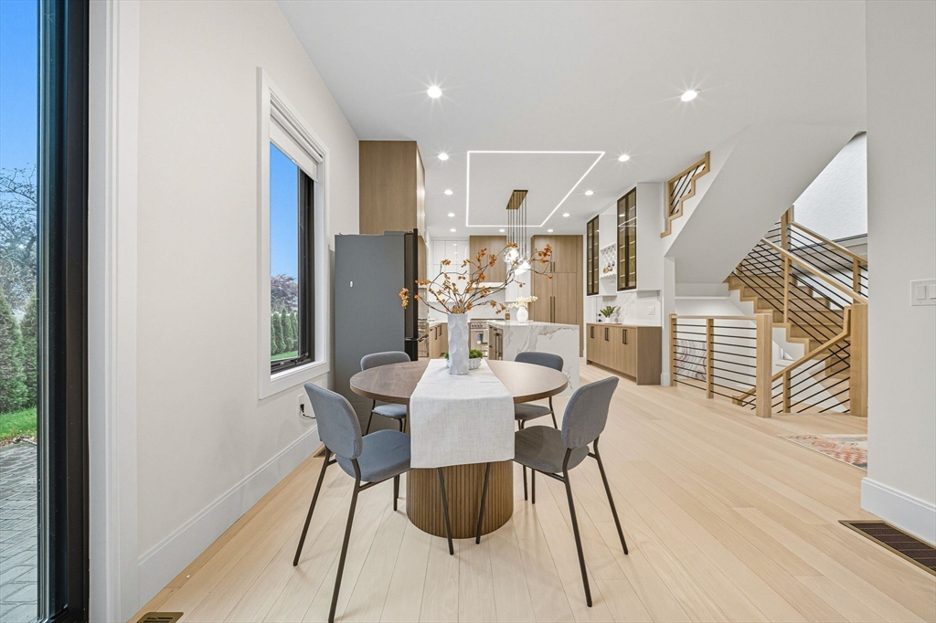 5 Kappius Path Newton, MA 02459 - Photo 4 of 39