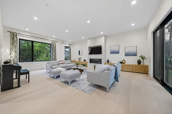 $2,895,000 | 5 Kappius Path, Newton, MA 02459